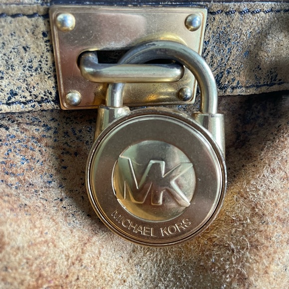 Michael Kors Hamilton distressed suede bag - Picture 5 of 13